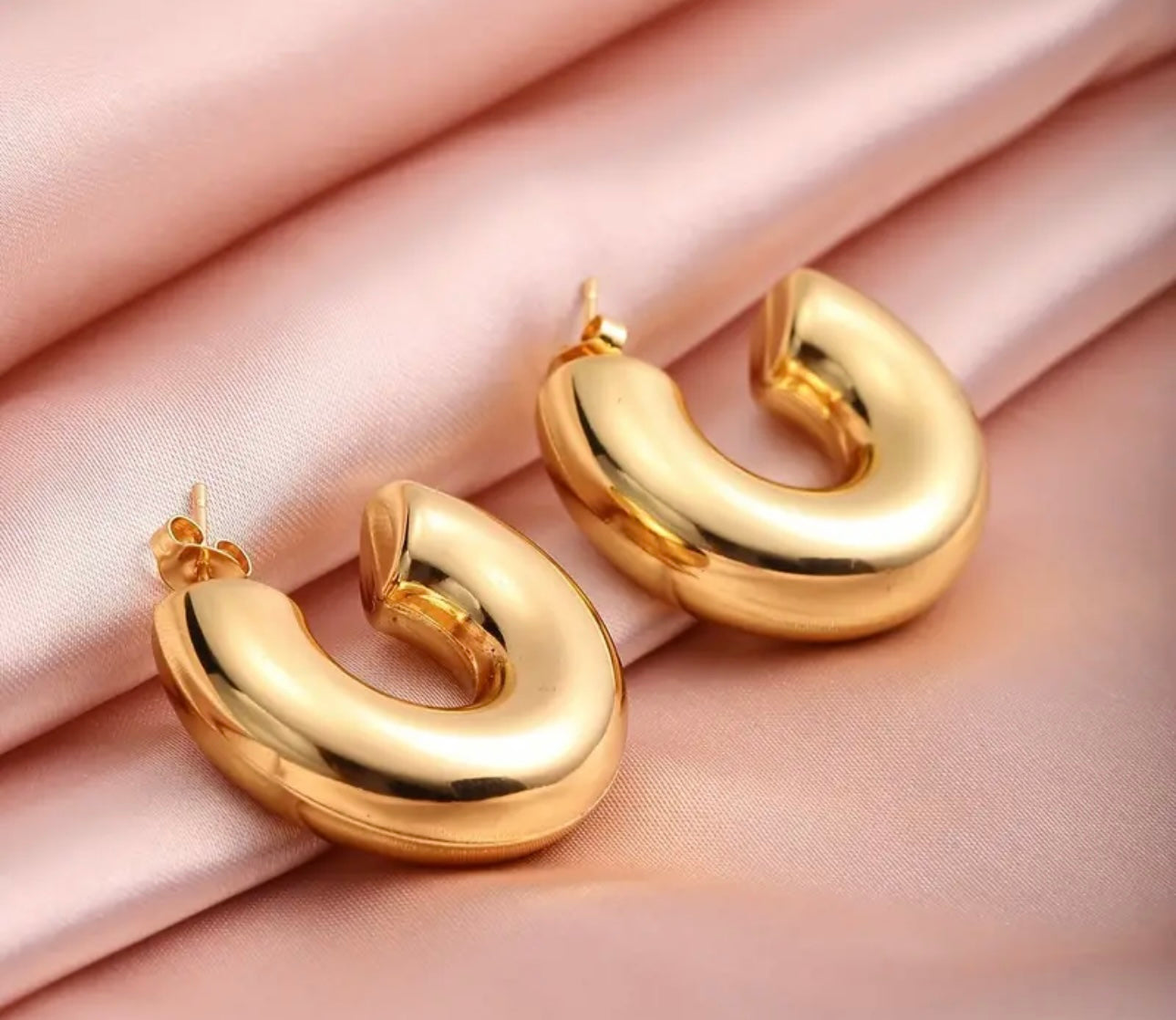 Calista hoop earrings